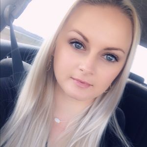 Meet your Posher, Leanne